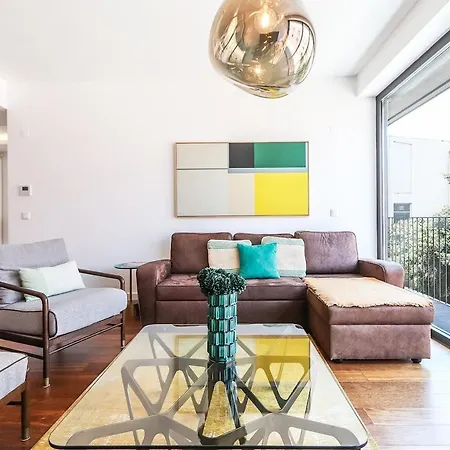 Alcantara Lovely With Balcony 2 Bdr With Ac Lissabon