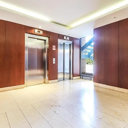 Alcantara Lovely With Balcony 2 Bdr With Ac Appartamento Lisbona