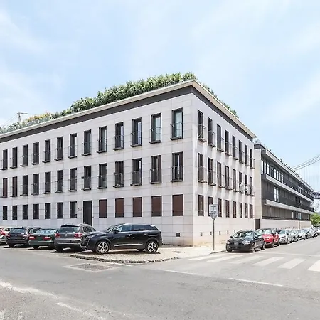 Appartamento Alcantara Lovely With Balcony 2 Bdr With Ac Lisbona