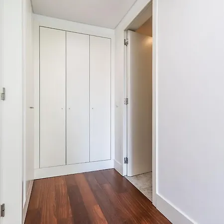 Alcantara Lovely With Balcony 2 Bdr With Ac Apartment *