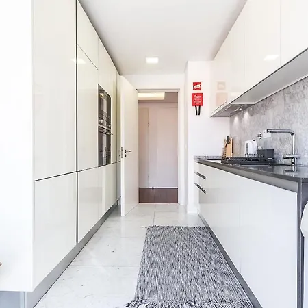 Alcantara Lovely With Balcony 2 Bdr With Ac Apartment