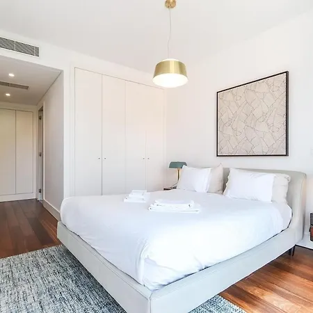 Alcantara Lovely With Balcony 2 Bdr With Ac Apartment *