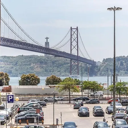 Alcantara Lovely With Balcony 2 Bdr With Ac * Lisboa