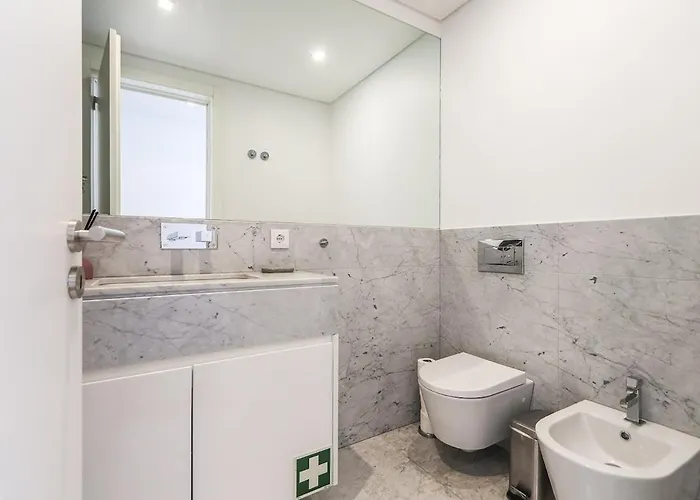 Appartement Alcantara Lovely With Balcony 2 Bdr With Ac Lisboa