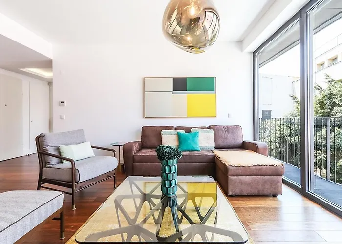 Alcantara Lovely With Balcony 2 Bdr With Ac Lisboa