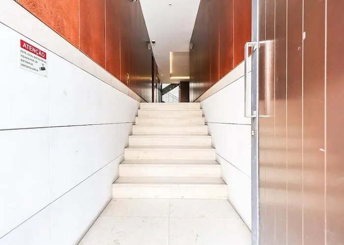 Alcantara Lovely With Balcony 2 Bdr With Ac * Lisbon