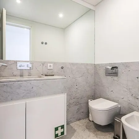 شقة Alcantara Lovely With Balcony 2 Bdr With Ac Lisboa