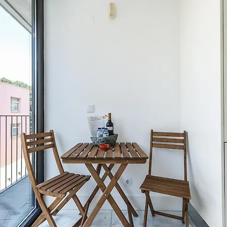 Alcantara Lovely With Balcony 2 Bdr With Ac شقة