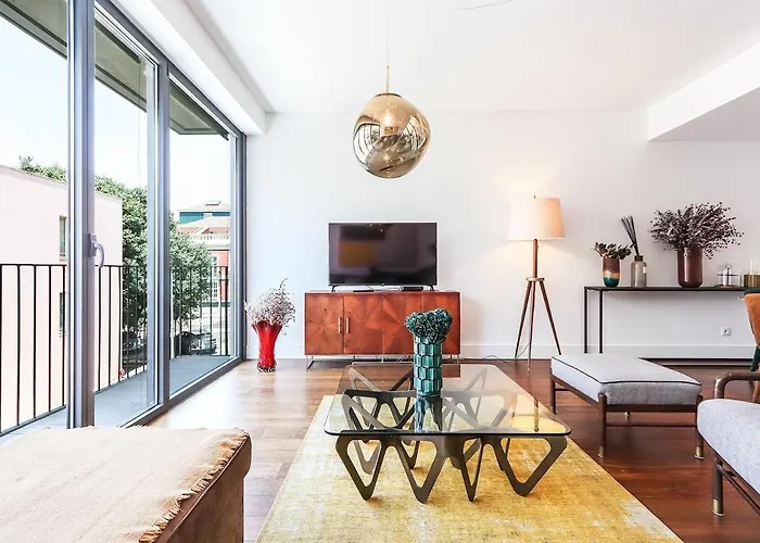 Alcantara Lovely With Balcony 2 Bdr With Ac Apartament Lizbona