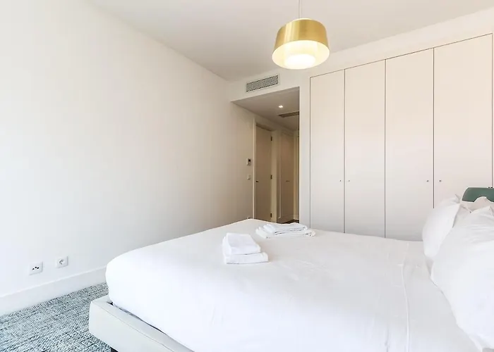 Alcantara Lovely With Balcony 2 Bdr With Ac Lizbona