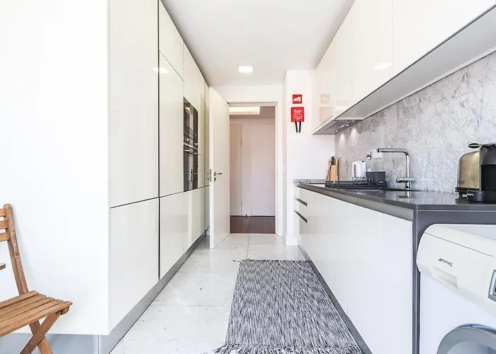 Alcantara Lovely With Balcony 2 Bdr With Ac Apartament