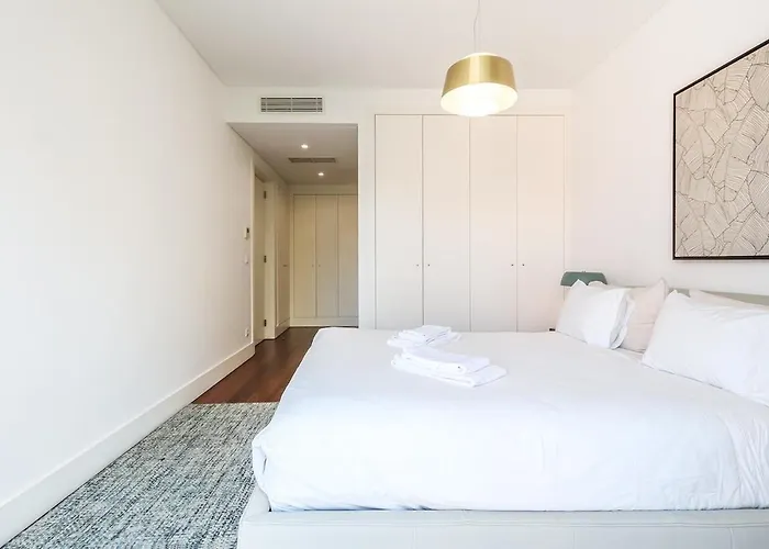 Alcantara Lovely With Balcony 2 Bdr With Ac Apartament *