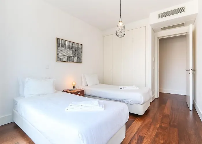 Alcantara Lovely With Balcony 2 Bdr With Ac Apartament